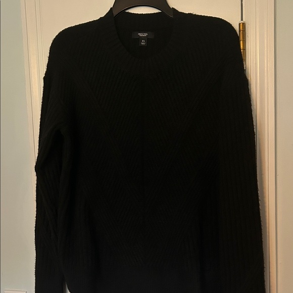 Simply Vera Vera Wang Black Crewneck Sweater with diagonal weave design - Picture 1 of 5